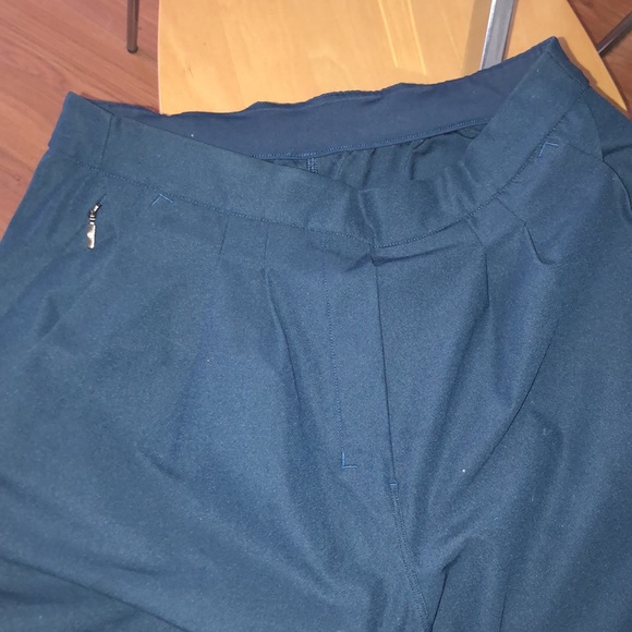 Lululemon pants - Picture 2 of 4